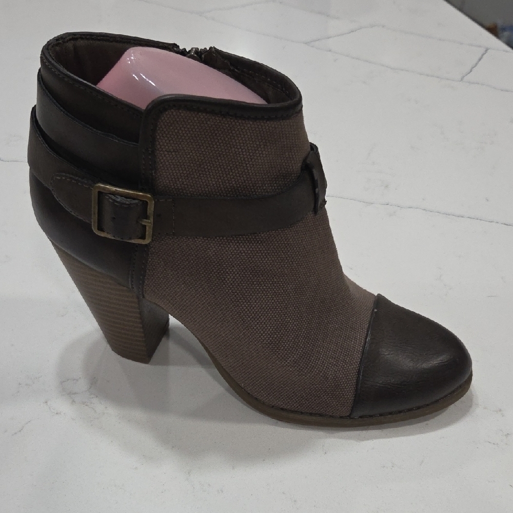 LC Lauren Conrad Taupe and Dark Brown Ankle Booties Sz7.5 Pre-owned